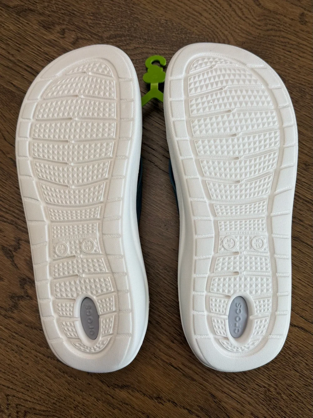 Crocs LiteRide Flip Flops Unisex Men’s 9 / Women’s 11 – New in Bag